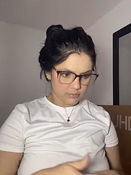 kimberlyhills1 online show from November 24, 8:19 pm