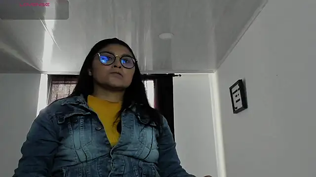 lorymoon online show from December 4, 7:01 pm