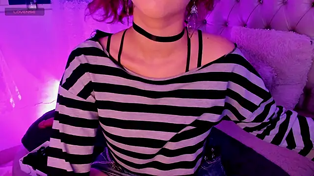 AlexaFoxy18 online show from March 7, 4:46 am