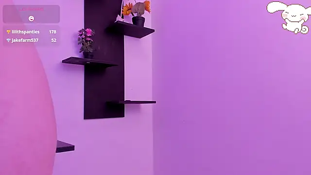 AlexaFoxy18 online show from March 19, 5:50 pm