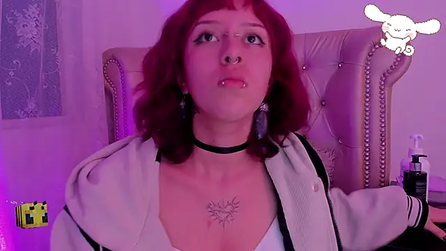 AlexaFoxy18 online show from March 21, 9:56 am