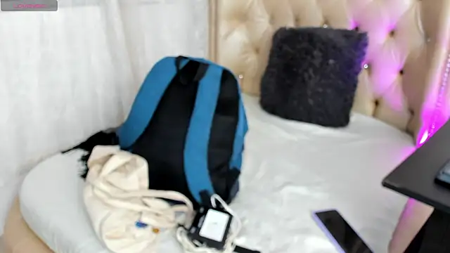 AlexaFoxy18 online show from September 13, 5:07 am