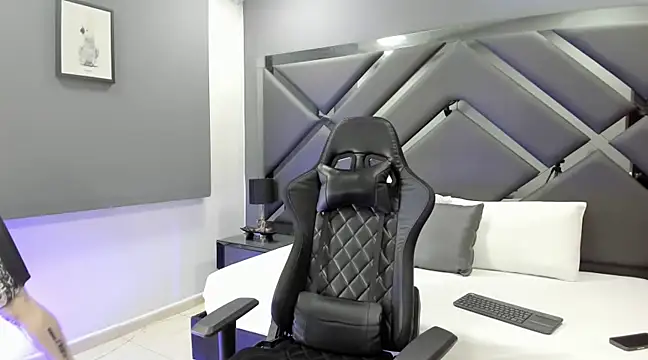 wisdonsenecax online show from December 31, 1:57 am