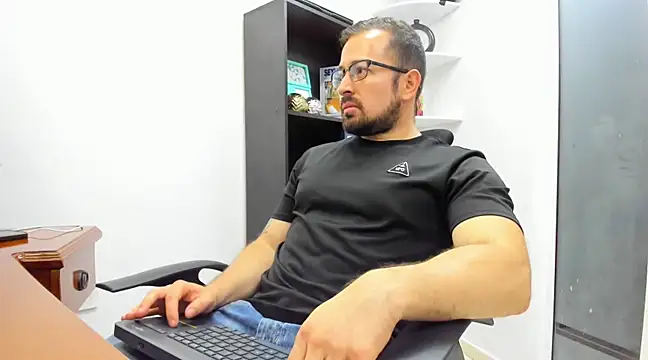 wisdonsenecax online show from January 3, 1:05 am