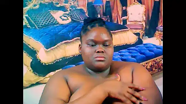 EbonyHotBuns online show from March 18, 9:10 pm