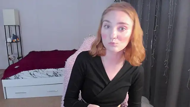 ReddHotPipper online show from September 28, 2:39 am