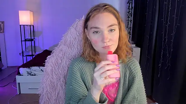 ReddHotPipper online show from October 19, 3:07 am