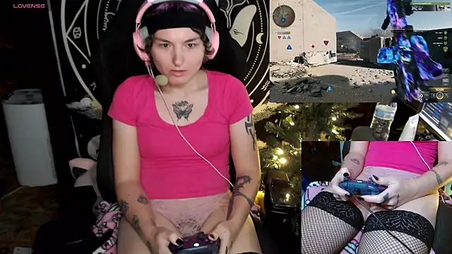 Snapshot of BrandiWRLD_999 chatting on December 18, 3:15 am BrandiWRLD 999 online show from December 18, 3:15 am