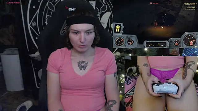 Snapshot of BrandiWRLD_999 chatting on January 15, 3:43 am BrandiWRLD 999 online show from January 15, 3:43 am