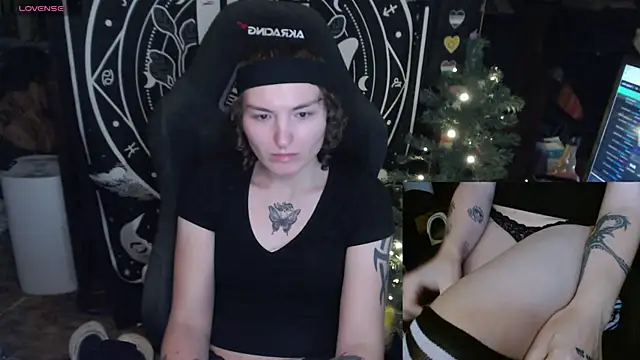 Snapshot of BrandiWRLD_999 chatting on January 17, 2:18 am BrandiWRLD 999 online show from January 17, 2:18 am