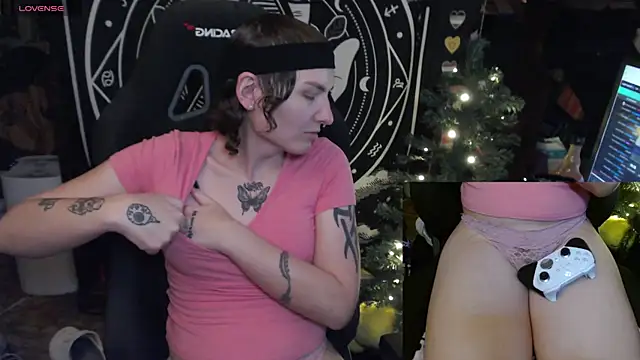 Snapshot of BrandiWRLD_999 chatting on January 17, 10:01 pm BrandiWRLD 999 online show from January 17, 10:01 pm