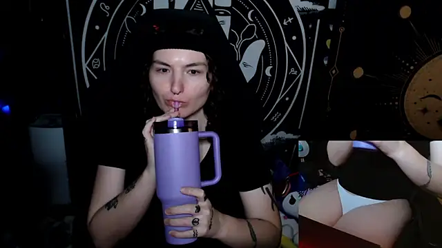 Snapshot of BrandiWRLD_999 chatting on October 1, 9:10 pm BrandiWRLD 999 online show from October 1, 9:10 pm