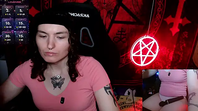 Snapshot of BrandiWRLD_999 chatting on October 17, 7:16 pm BrandiWRLD 999 online show from October 17, 7:16 pm