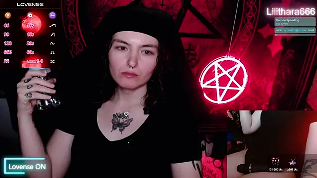 Snapshot of BrandiWRLD_999 chatting on October 26, 8:37 pm BrandiWRLD 999 online show from October 26, 8:37 pm