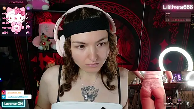 Snapshot of BrandiWRLD_999 chatting on December 16, 8:14 pm BrandiWRLD 999 online show from December 16, 8:14 pm