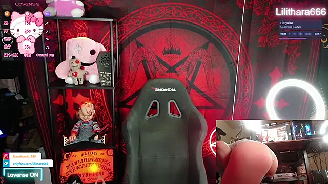 Snapshot of BrandiWRLD_999 chatting on December 17, 6:36 pm BrandiWRLD 999 online show from December 17, 6:36 pm