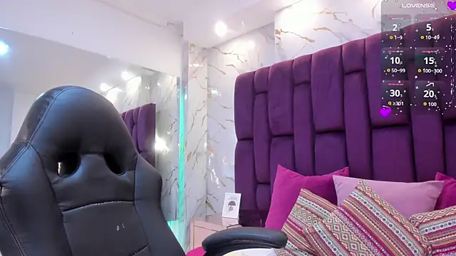 Snapshot of emma_carterr1 chatting on September 28, 2:44 pm emma carterr1 online show from September 28, 2:44 pm