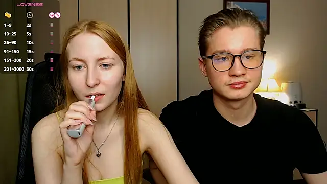 Snapshot of AliceStoneJhonyStone chatting on February 10, 6:45 pm AliceStoneJhonyStone online show from February 10, 6:45 pm