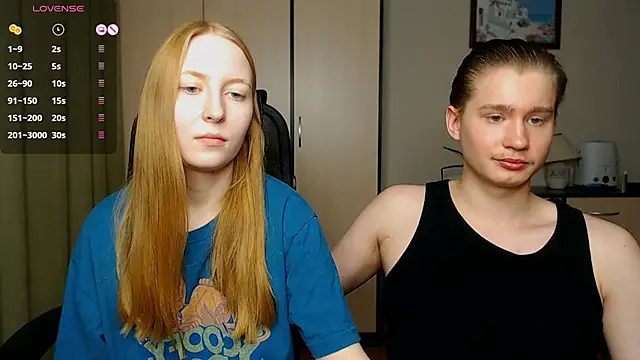 Snapshot of AliceStoneJhonyStone chatting on February 24, 3:42 pm AliceStoneJhonyStone online show from February 24, 3:42 pm