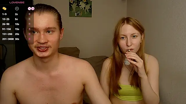 Snapshot of AliceStoneJhonyStone chatting on March 5, 5:18 pm AliceStoneJhonyStone online show from March 5, 5:18 pm