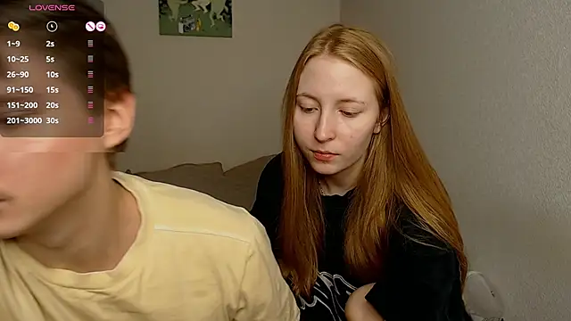 Snapshot of AliceStoneJhonyStone chatting on March 6, 5:33 pm AliceStoneJhonyStone online show from March 6, 5:33 pm