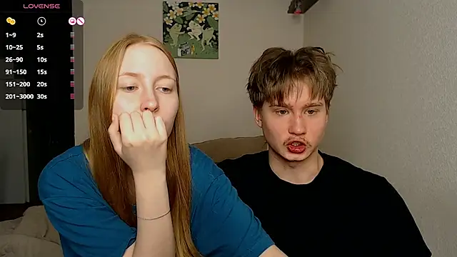 Snapshot of AliceStoneJhonyStone chatting on March 7, 6:11 pm AliceStoneJhonyStone online show from March 7, 6:11 pm