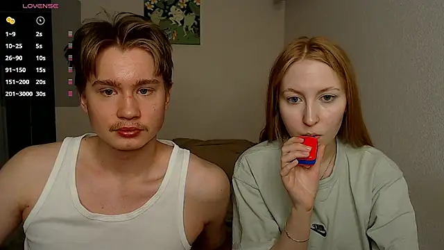 Snapshot of AliceStoneJhonyStone chatting on March 9, 4:55 pm AliceStoneJhonyStone online show from March 9, 4:55 pm