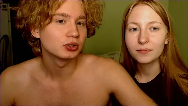 Snapshot of AliceStoneJhonyStone chatting on September 16, 10:16 am AliceStoneJhonyStone online show from September 16, 10:16 am