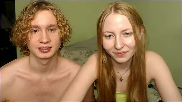 Snapshot of AliceStoneJhonyStone chatting on November 26, 1:56 pm AliceStoneJhonyStone online show from November 26, 1:56 pm