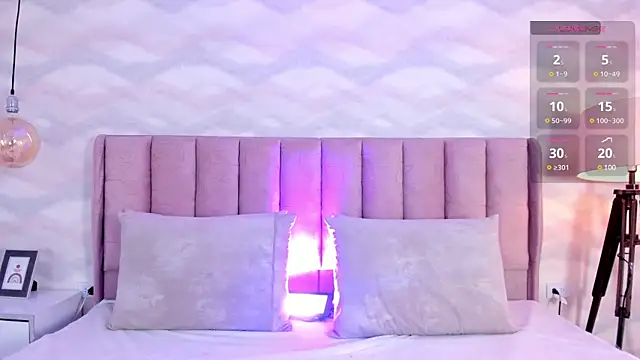 im nika  online show from March 15, 12:34 pm