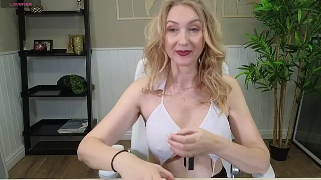 LadyLeea online show from January 10, 6:20 am