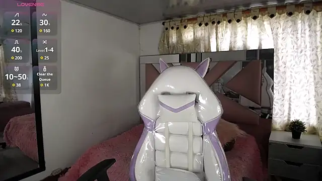 Mia Fischer online show from February 10, 7:07 pm