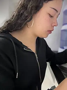 Paloma  LS online show from March 14, 2:19 pm