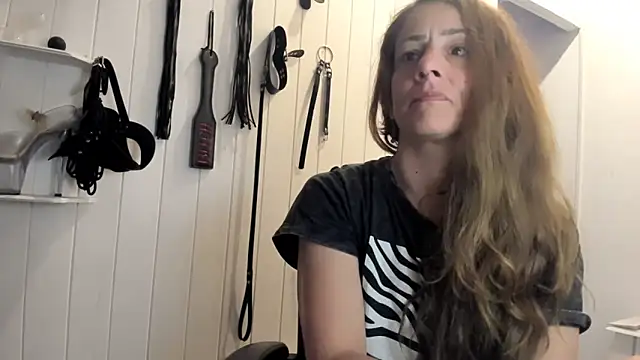 Snapshot of jessiburningheels chatting on September 18, 9:33 am jessiburningheels online show from September 18, 9:33 am