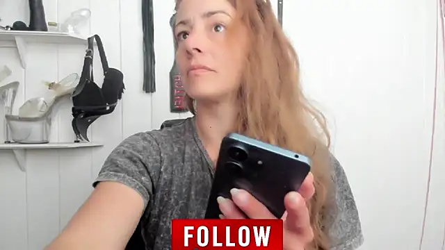 Snapshot of jessiburningheels chatting on October 16, 9:54 am jessiburningheels online show from October 16, 9:54 am