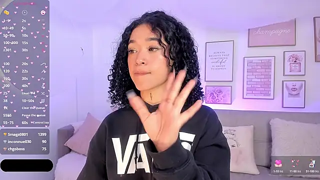 Crystal Dluna online show from January 23, 6:35 pm