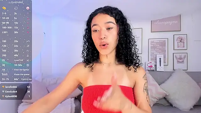 Crystal Dluna online show from January 31, 12:29 pm