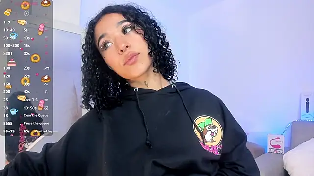 Crystal Dluna online show from February 5, 12:38 pm