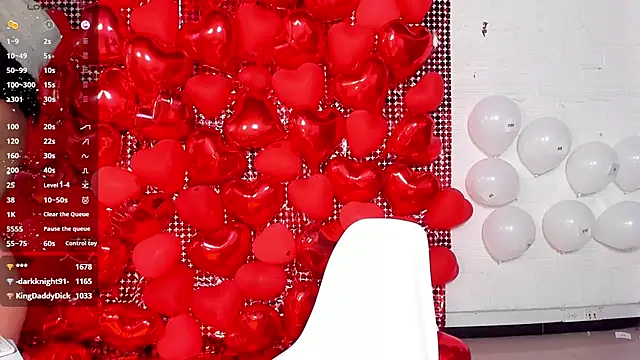 Crystal Dluna online show from February 14, 7:44 pm