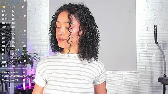 Crystal Dluna online show from March 7, 3:49 pm