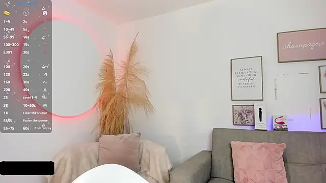 Crystal Dluna online show from March 10, 12:37 pm