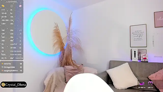 Crystal Dluna online show from March 11, 12:28 pm