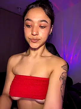 Crystal Dluna online show from October 15, 3:01 pm