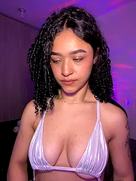 Crystal Dluna online show from October 20, 6:08 pm