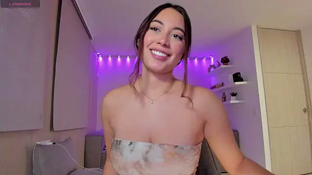 lupejones online show from October 11, 2:00 am