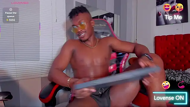 Snapshot of KENDER21_ chatting on March 6, 4:17 pm KENDER21 online show from March 6, 4:17 pm