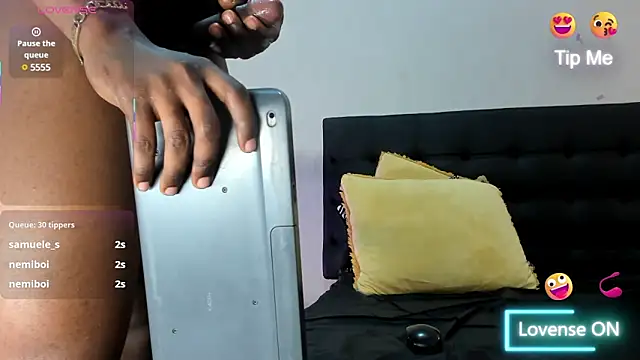 Snapshot of KENDER21_ chatting on March 19, 9:49 am KENDER21 online show from March 19, 9:49 am