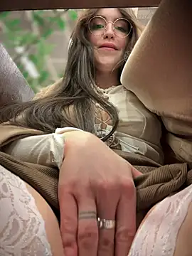 meow girl online show from February 18, 11:33 am