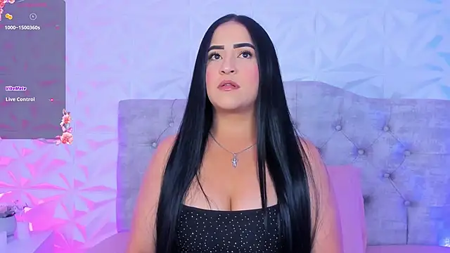 Snapshot of Miss_Ivy4 chatting on October 29, 8:32 pm Miss Ivy4 online show from October 29, 8:32 pm