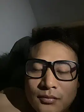 lixiaoshuai8 online show from March 2, 3:27 pm